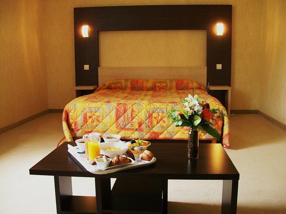 Hotel Azur Saint Junien Cit'Hotel Екстер'єр фото