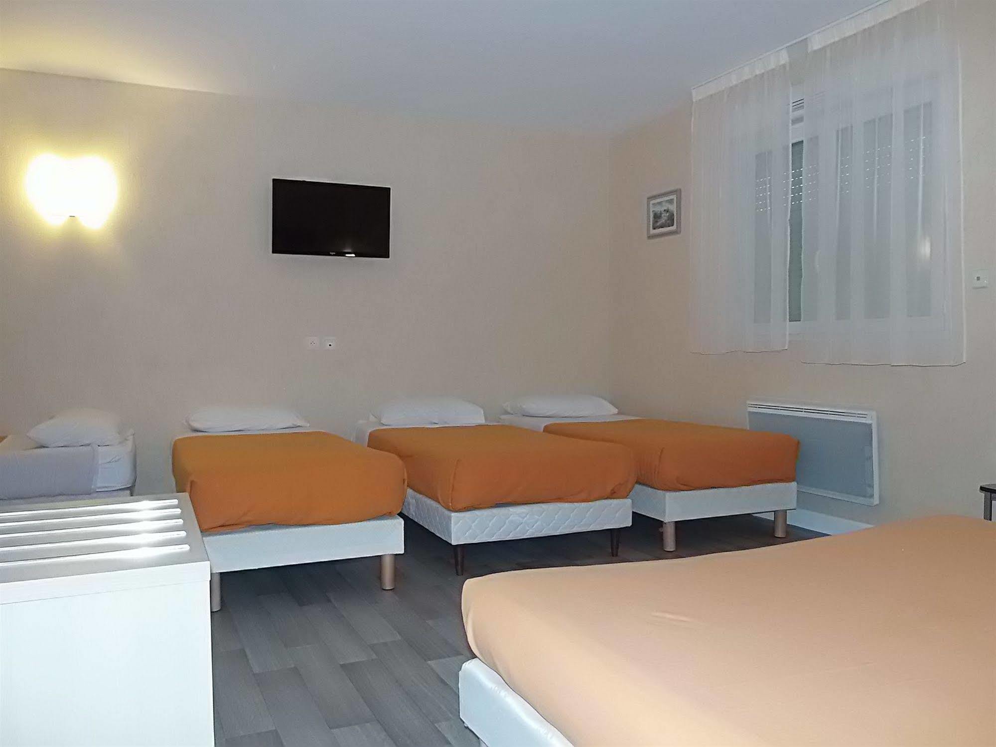 Hotel Azur Saint Junien Cit'Hotel Екстер'єр фото